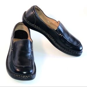 Born Black Leather Flat Moc Toe Loafer 8.5M Opanka
